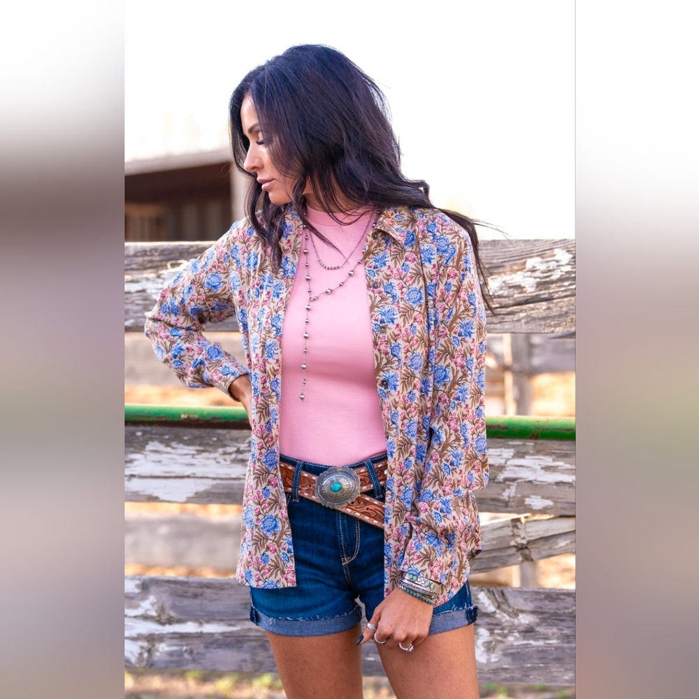 Ariat Women’s XL Beige Floral Western Shirt Blue & Pink Snap Button EUC - Picture 6 of 12